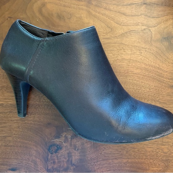 ANTONIO MELANI Ankle Booties - Picture 1 of 3